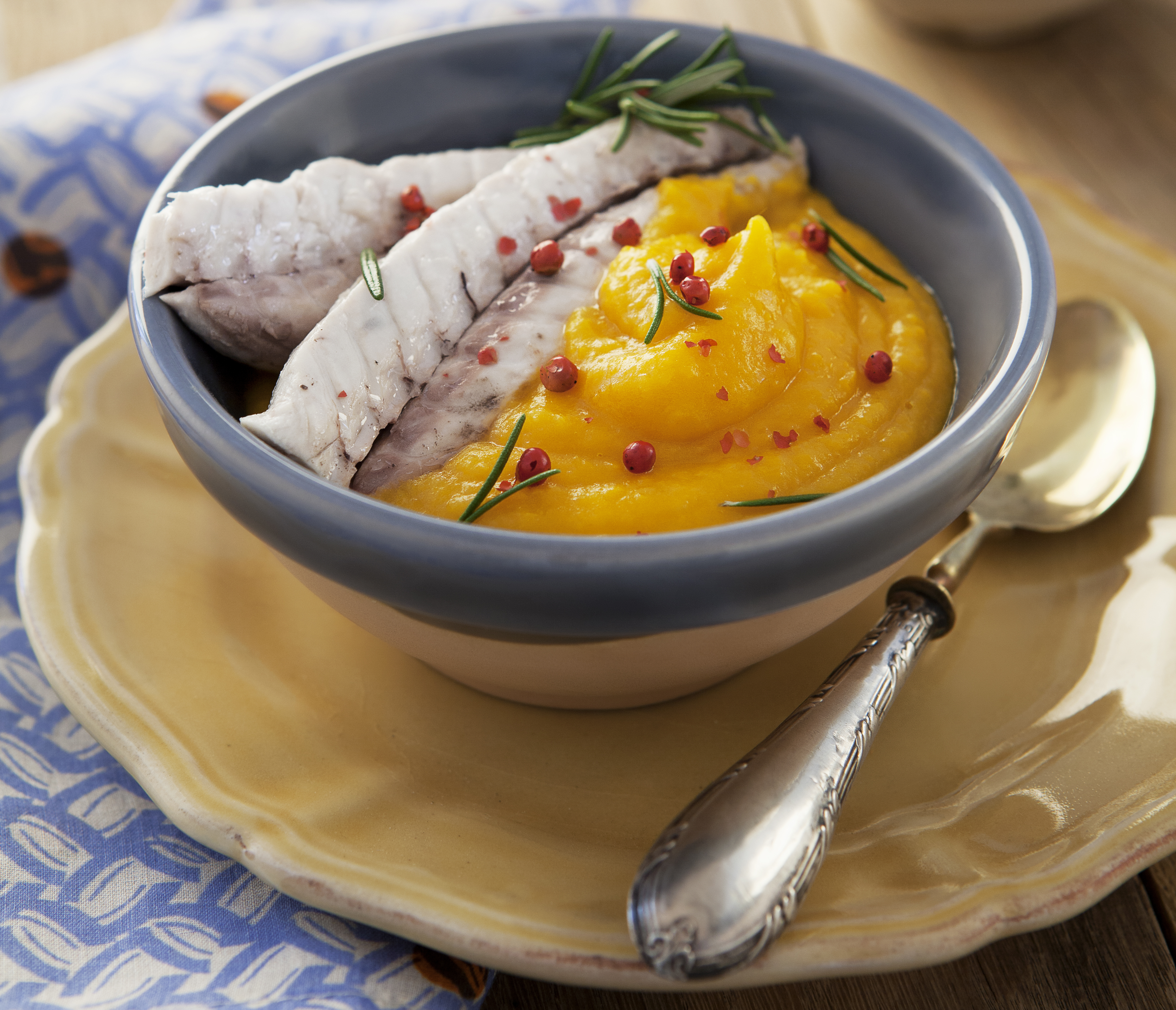 Purée de potiron au romarin avec filets de maquereau
