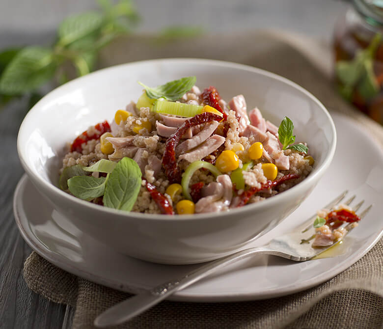 Couscous au thon, tomates séchées et maïs