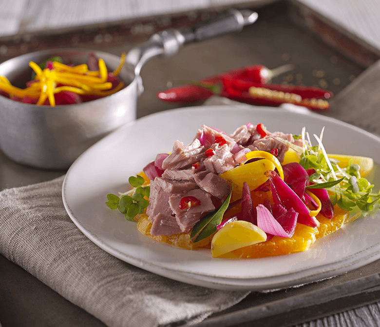 Chilli Tuna with Sautéed Red Onions and Oranges