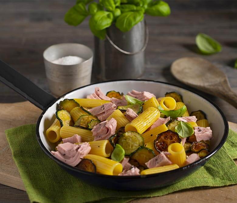 Rigatoni au thon, courgette et basilic