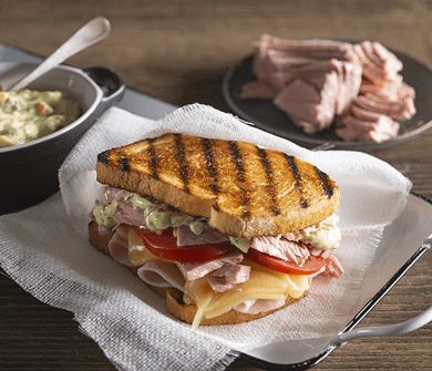 Toasted Sandwiches with Tuna, Tomato and Tartar Sauce