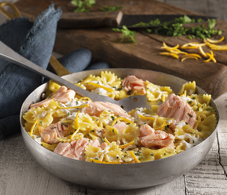 Farfalle with salmon and cream