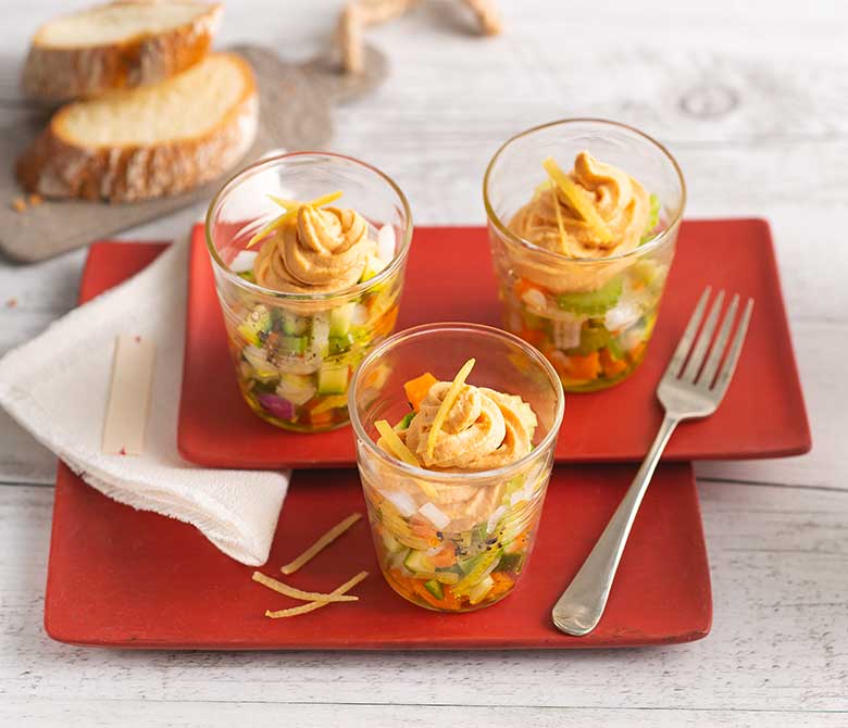 Mini tartare de légumes croquants avec pâté de saumon rose Rio Mare