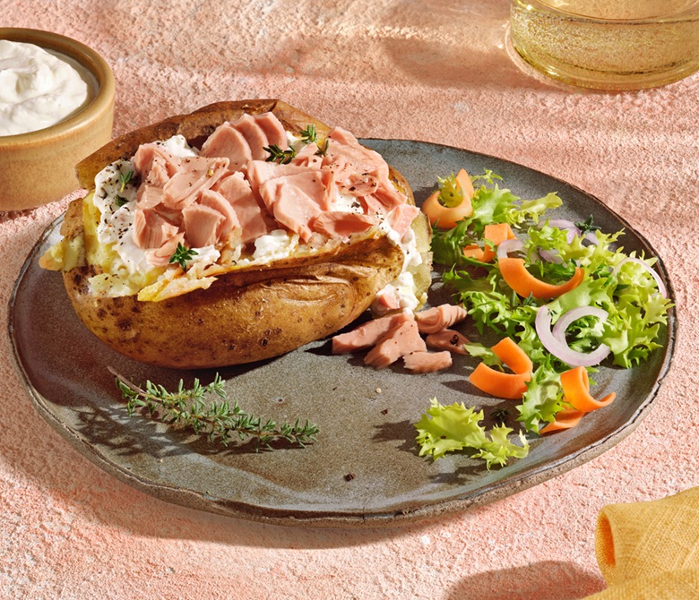 Jacket potatoes with Rio Mare Tuna and sour cream